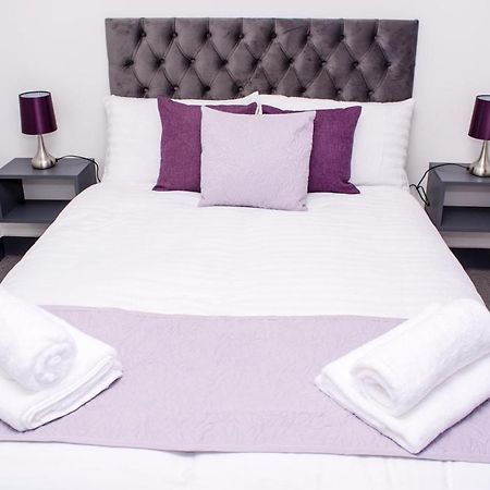 Homestay In Birmingham Sleeps 8 - Free Parking & Wifi Zewnętrze zdjęcie