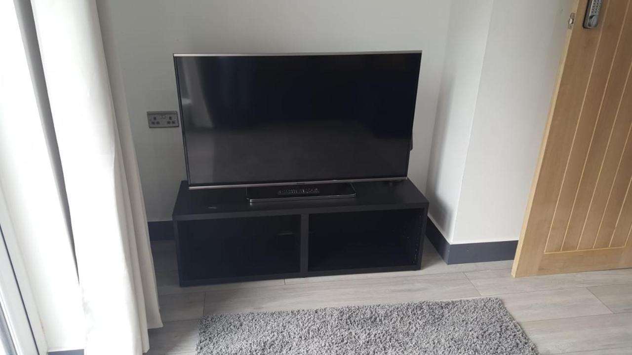 Homestay In Birmingham Sleeps 8 - Free Parking & Wifi Zewnętrze zdjęcie